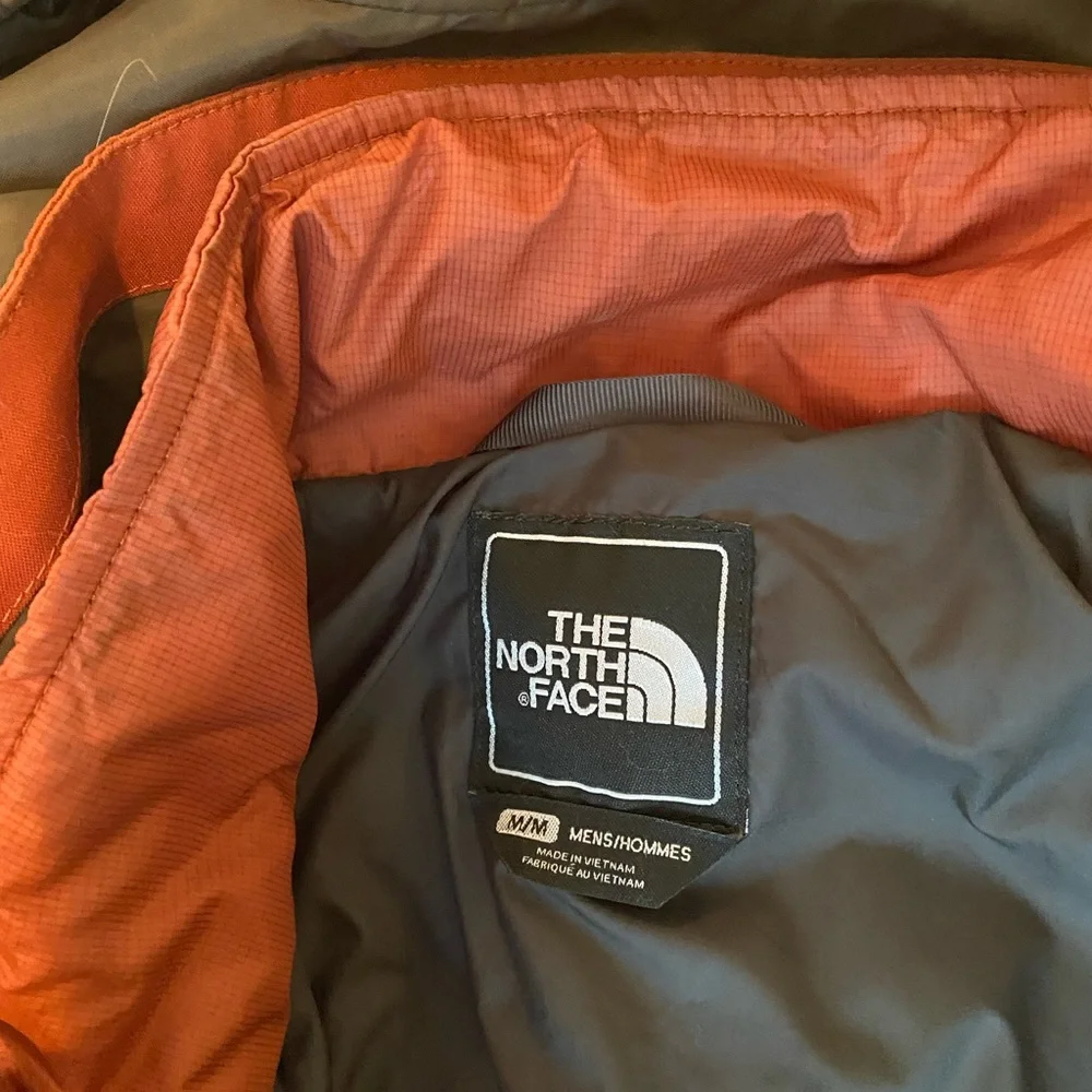 The North Face Hyvent shell and zip out down liner - Picture 4 of 7